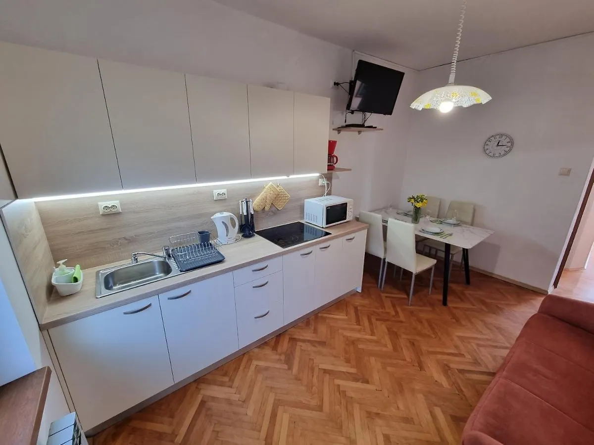 Apartments Jasminka Crikvenica 0*,